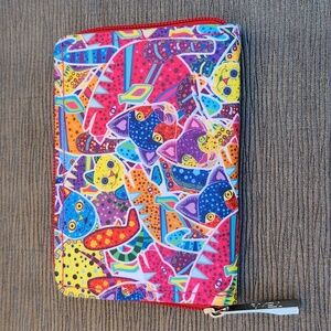 NWOT TAWI COMPACT ZIP-AROUND WALLET